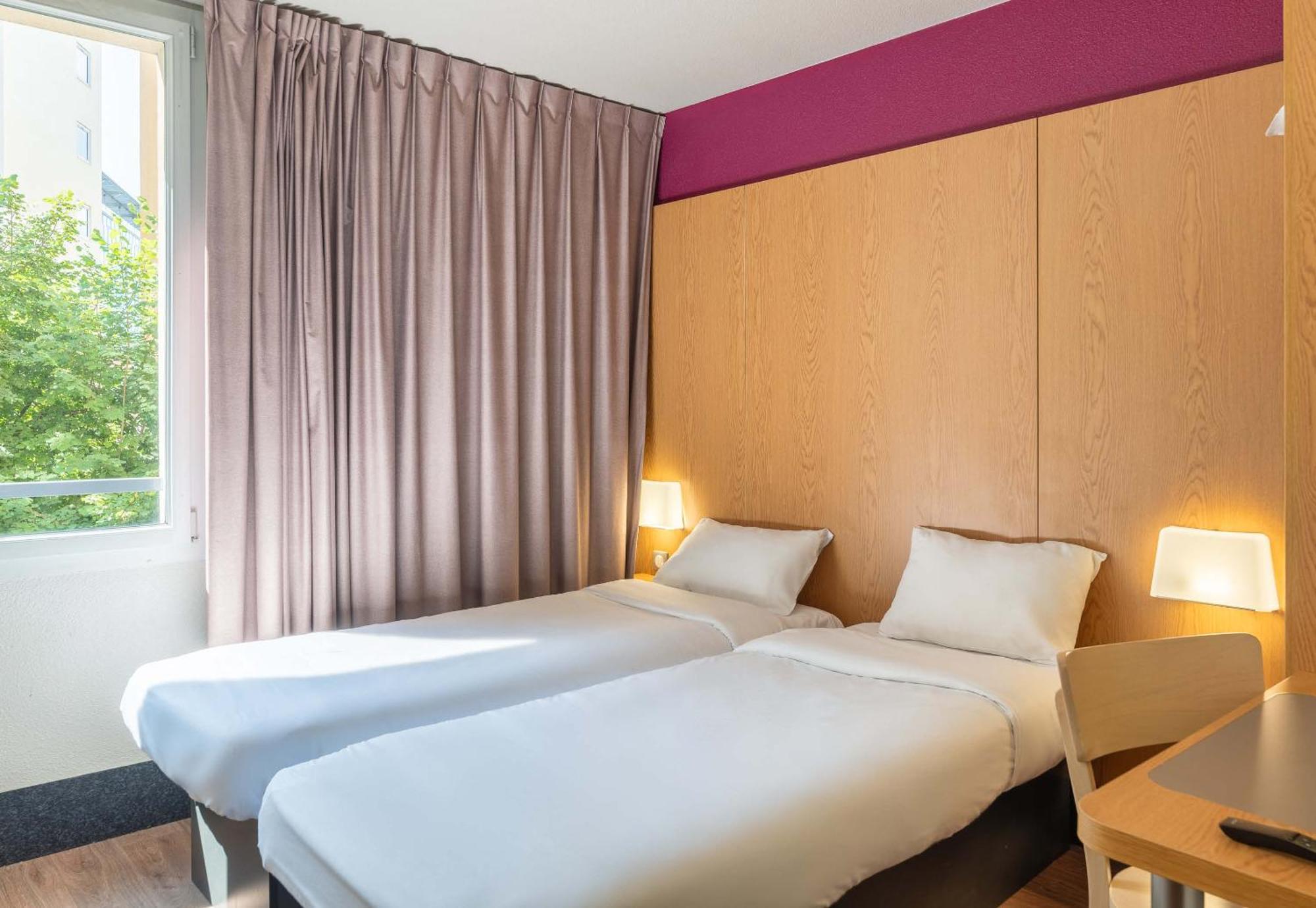 B&B Hotel Lyon Caluire Cite Internationale ภายนอก รูปภาพ