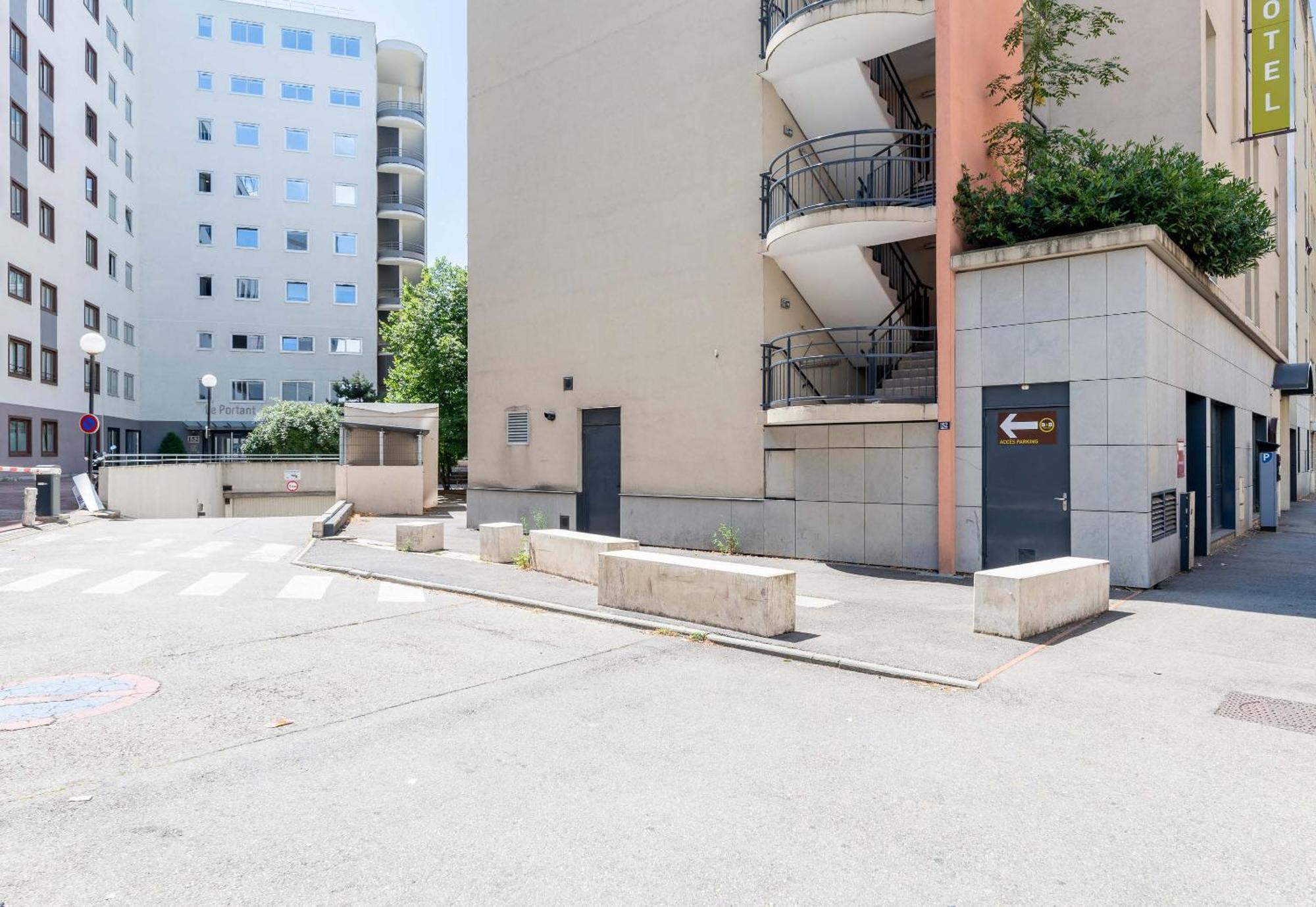 B&B Hotel Lyon Caluire Cite Internationale ภายนอก รูปภาพ